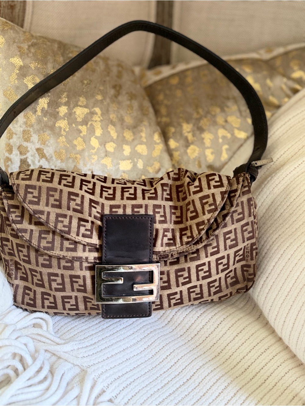 Ohh You Beautiful, FENDI Baguette!💕 FREE Shipping